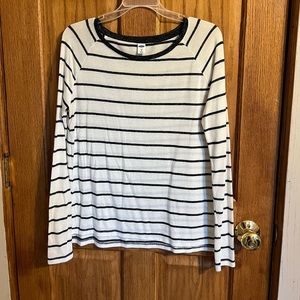 Women’s shirt size XS